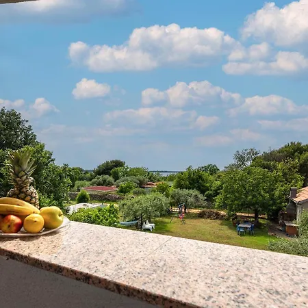 Holiday home Amazing In With Outdoor Swimming Pool Peroj
