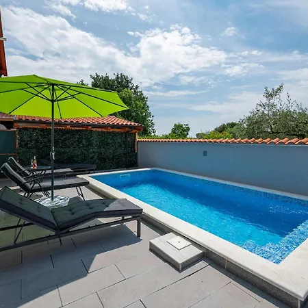 Amazing In With Outdoor Swimming Pool * Peroj