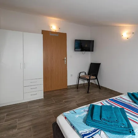 Holiday home Amazing In With Outdoor Swimming Pool Peroj